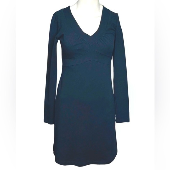 Athleta Dresses & Skirts - Athleta Hunter Green Long Sleeve Dress Size Medium Petite
